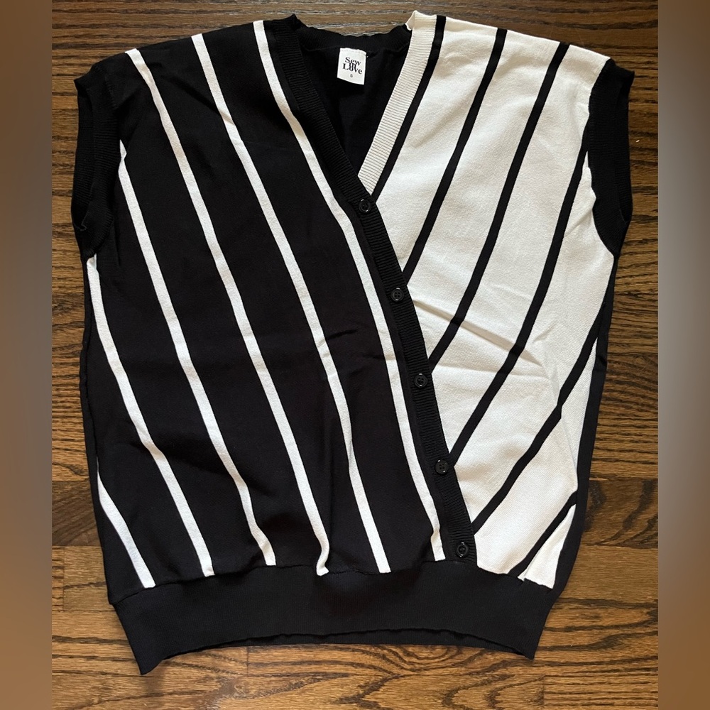 NEW Black and White Striped top S